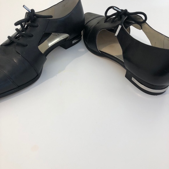 Micheal Kors Cut out Oxfords - Picture 3 of 3